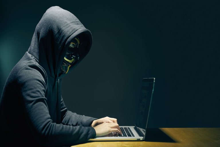 Descomplicando a Informática | A relação entre a preguiça e os crimes cibernéticos