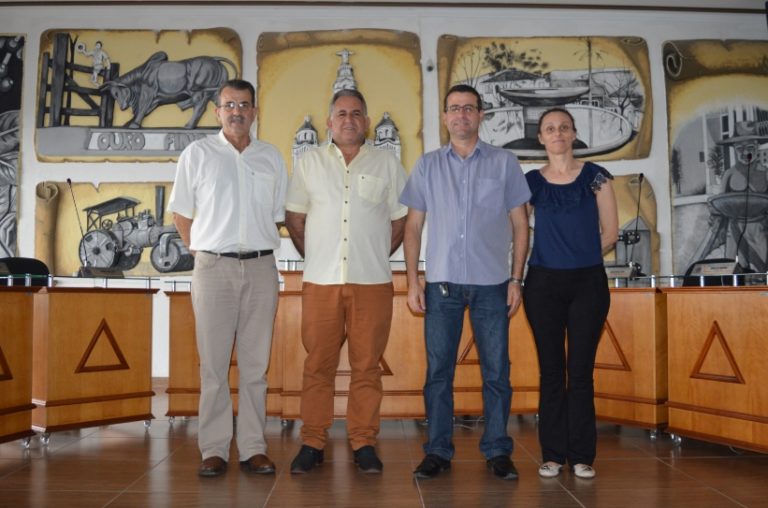 Prefeito de Bueno Brandão visita a Câmara Municipal de Ouro Fino