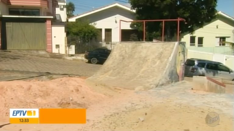 Moradores pedem melhorias na pista de skate e quadra de futsal no BNH Velho