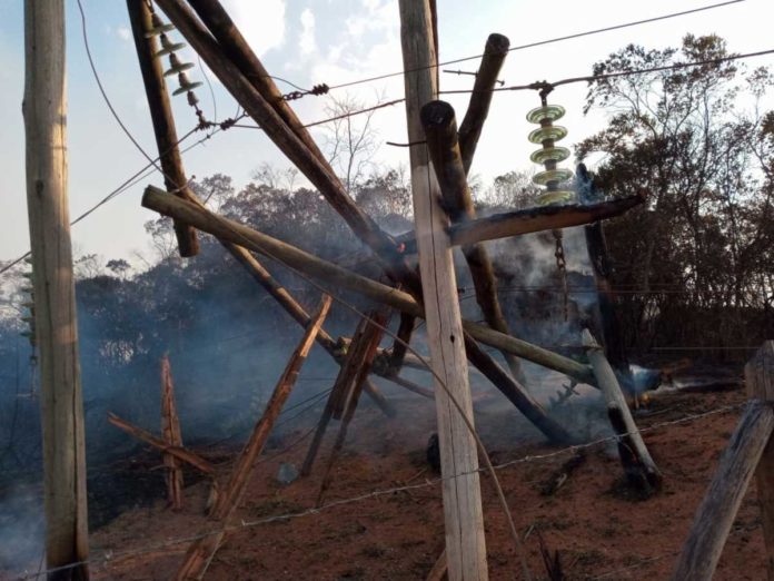 Queimada causou danos na rede de energia entre Caxambu e Passa Quatro