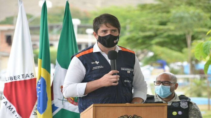 Secretario de Saúde de Minas Gerais, Fábio Bacheretti em pronunciamento