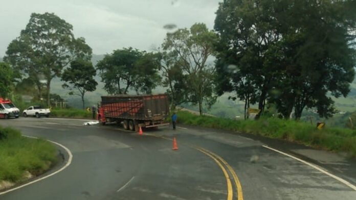 Motociclista morre em acidente com caminhão na Serra de Ipuiuna