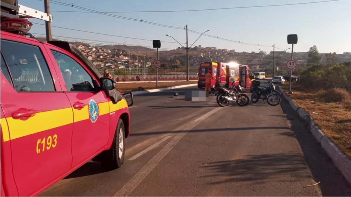 Motociclista morre após sofrer acidente e ser atropelado por caminhão em Poços de Caldas